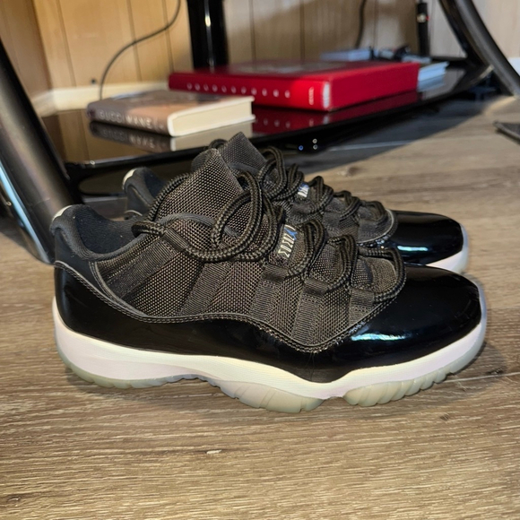 Nike Air Jordan Retro 11 Low Space Jam 11s Size 8.5 - Picture 1 of 9